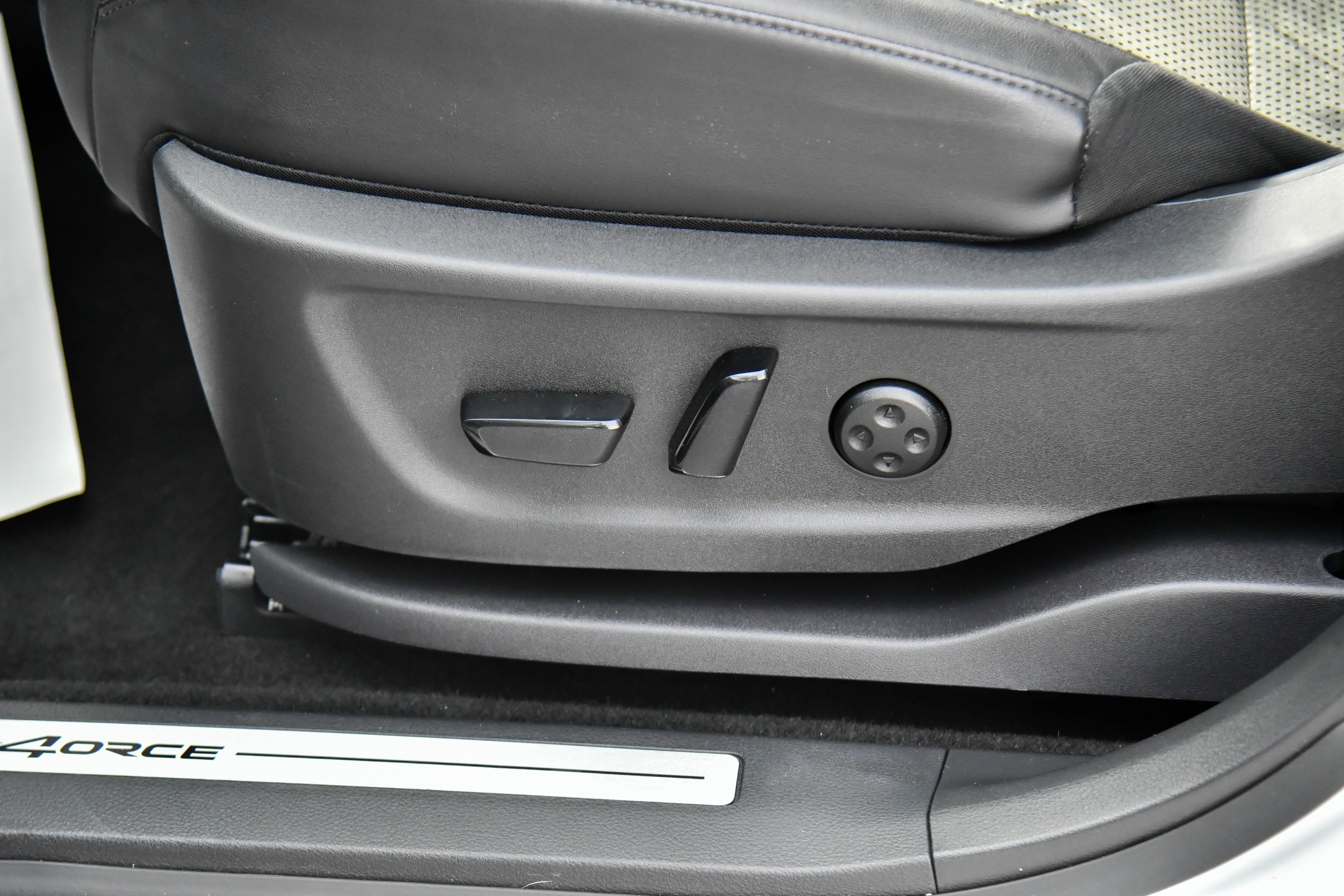Used 2023 Nissan Ariya AWD image 16
