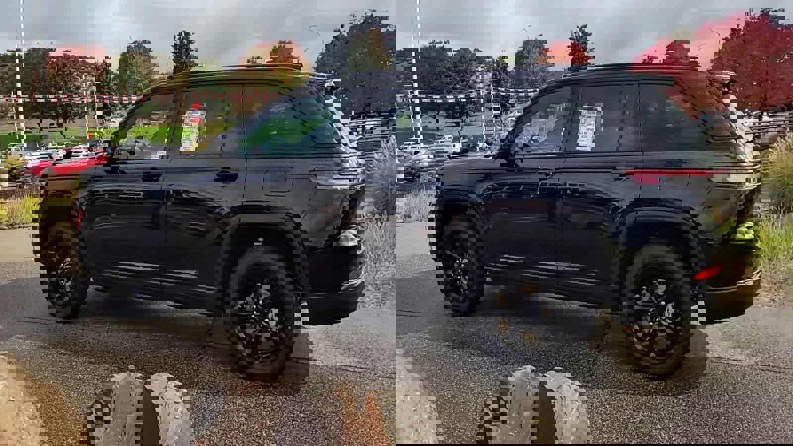 New 2025 Jeep Grand Cherokee Altitude w/ Trailer Tow Package image 5