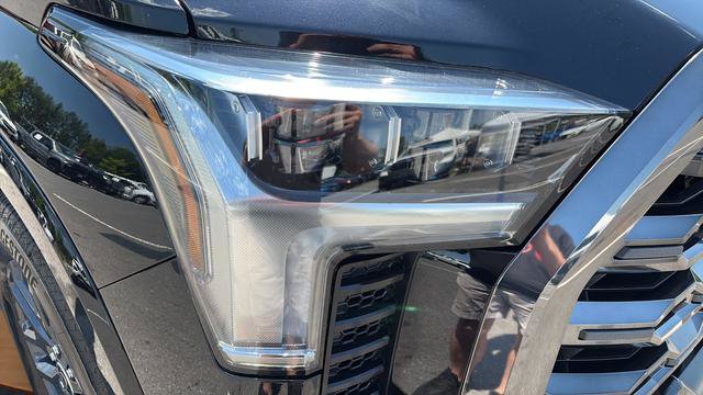 Used 2023 Toyota Tundra Platinum AWD/4WD image 27