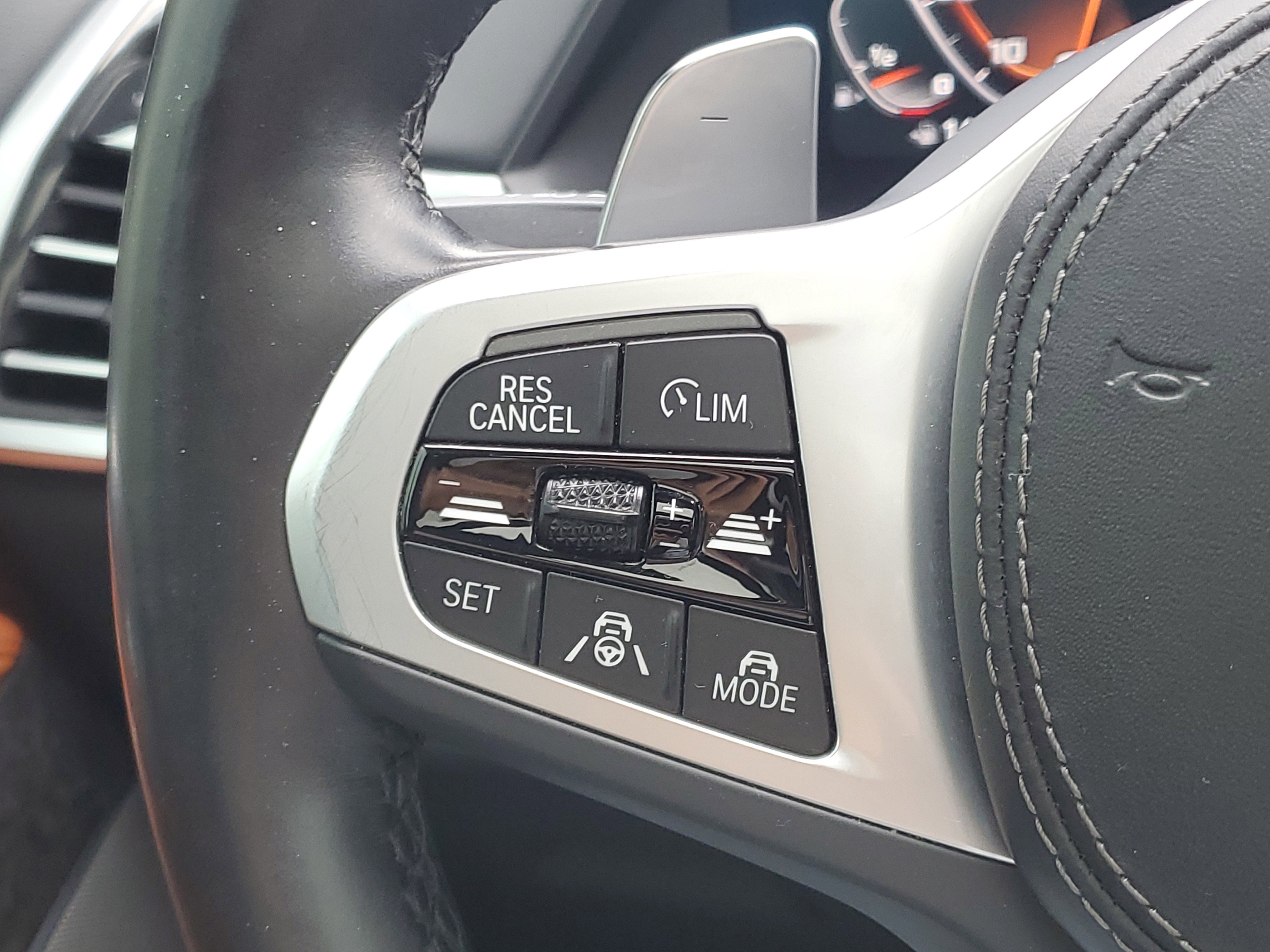 Used 2022 BMW X7 M50i image 12