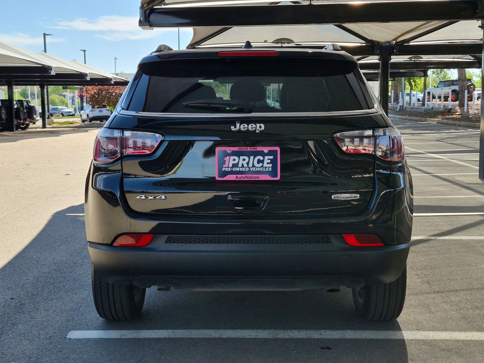 Used 2023 Jeep Compass Latitude w/ Sun and Sound Group AWD/4WD image 6