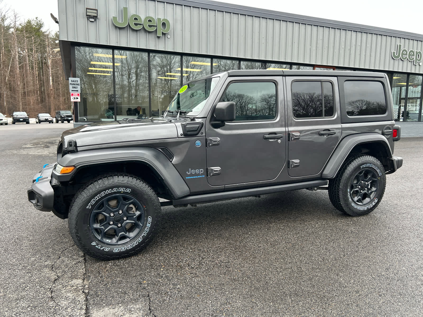 Certified 2023 Jeep Wrangler Unlimited w/ Cold Weather Group image 8