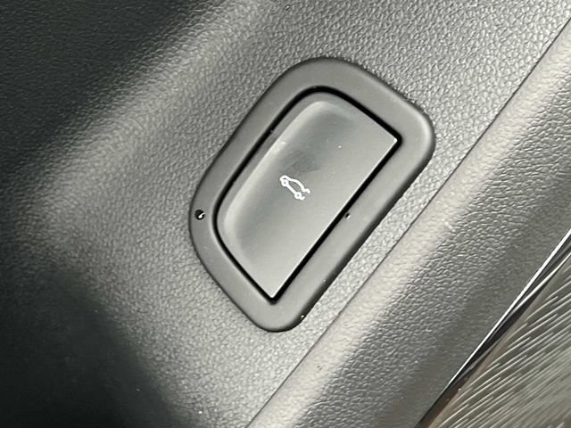 New 2026 GMC Acadia AT4 w/ Luxury Package image 18