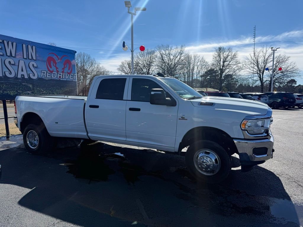 Used 2024 RAM 3500 Tradesman w/ Chrome Appearance Group image 7