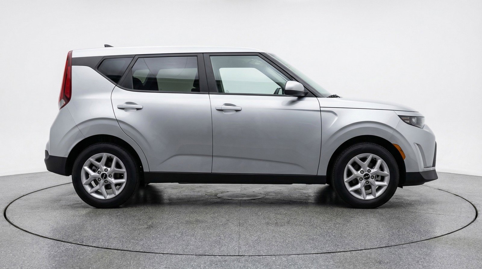 Used 2025 Kia Soul LX w/ LX Technology Package image 11