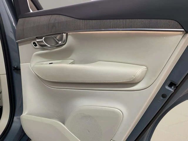 Used 2023 Volvo XC90 T8 Plus w/ Protection Package Premier image 93