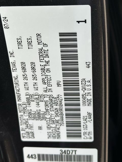 Certified 2024 Toyota Sequoia Platinum image 36