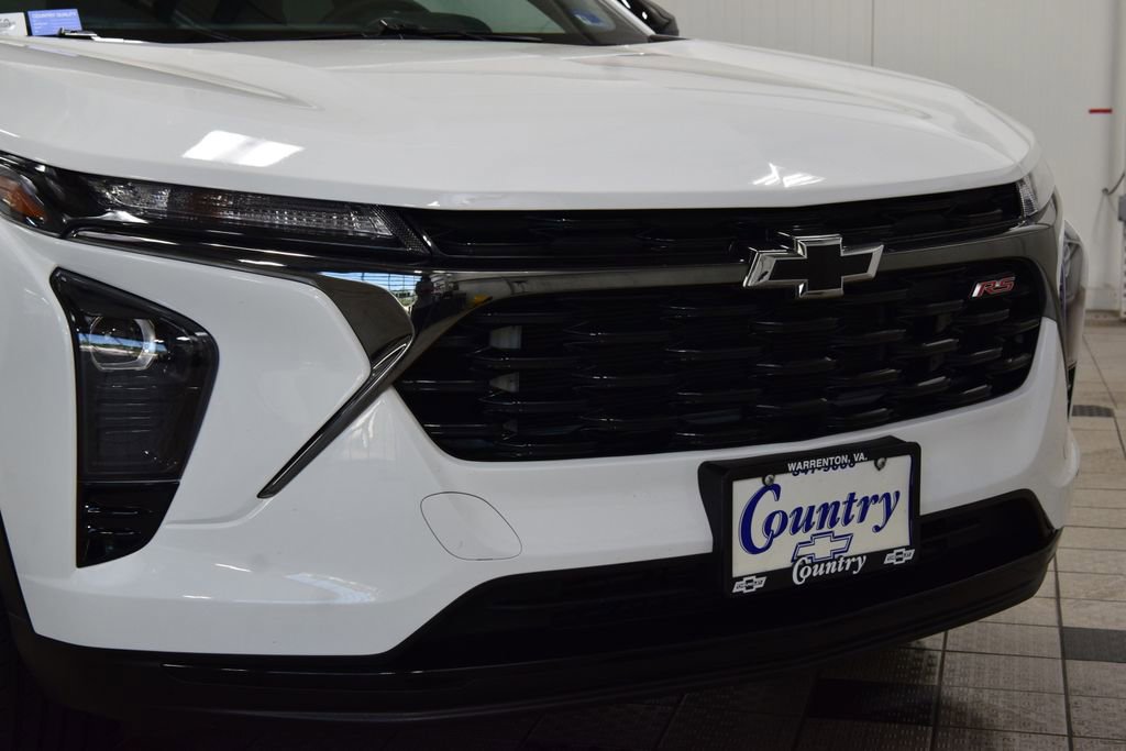 Used 2024 Chevrolet Trax RS FWD image 13