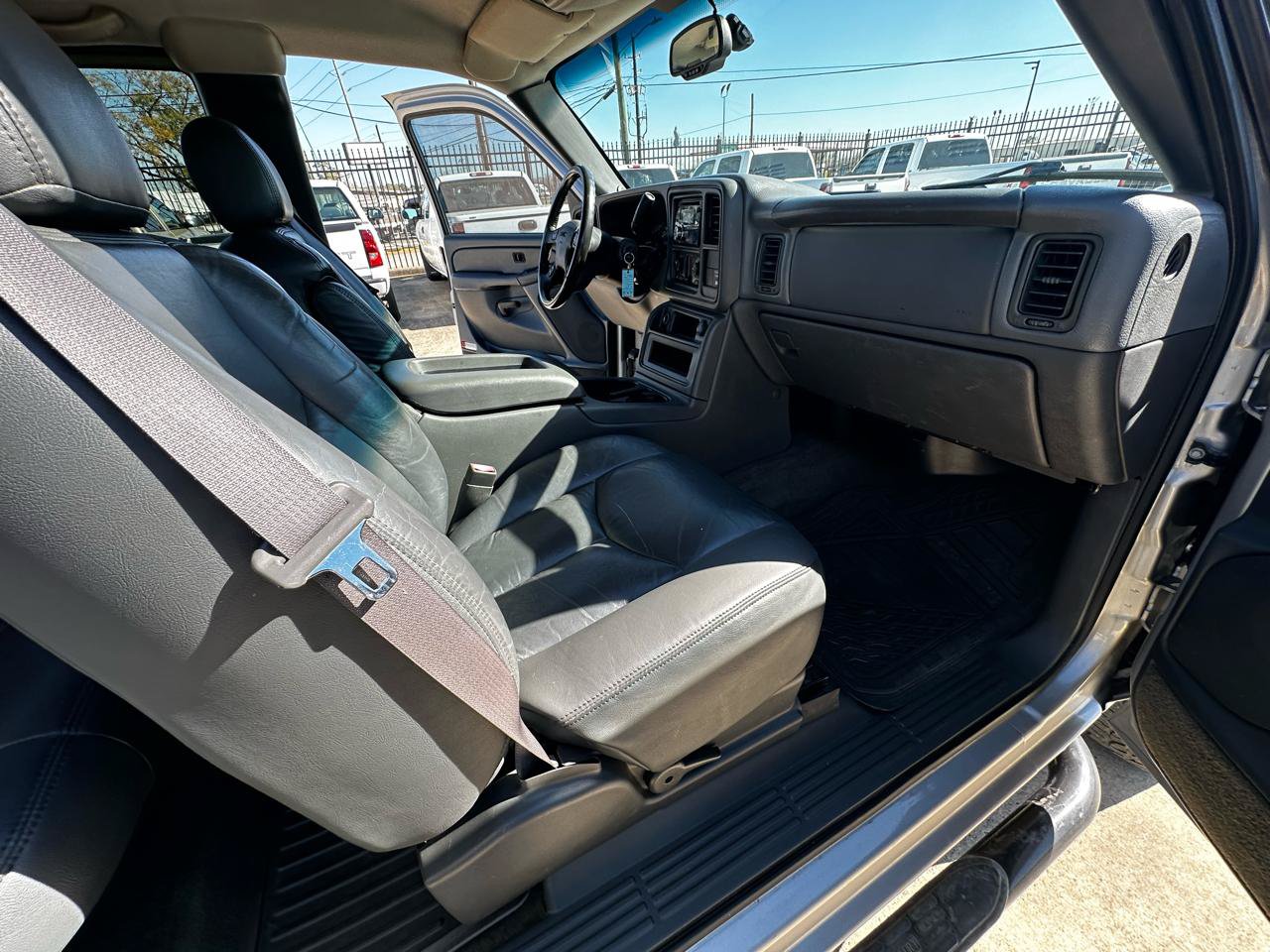Used 2004 GMC Sierra 1500 SLE w/ Safe And Sound Package RWD image 33