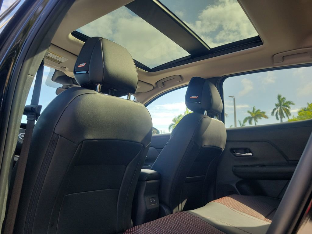 New 2026 Nissan Kicks SR image 12