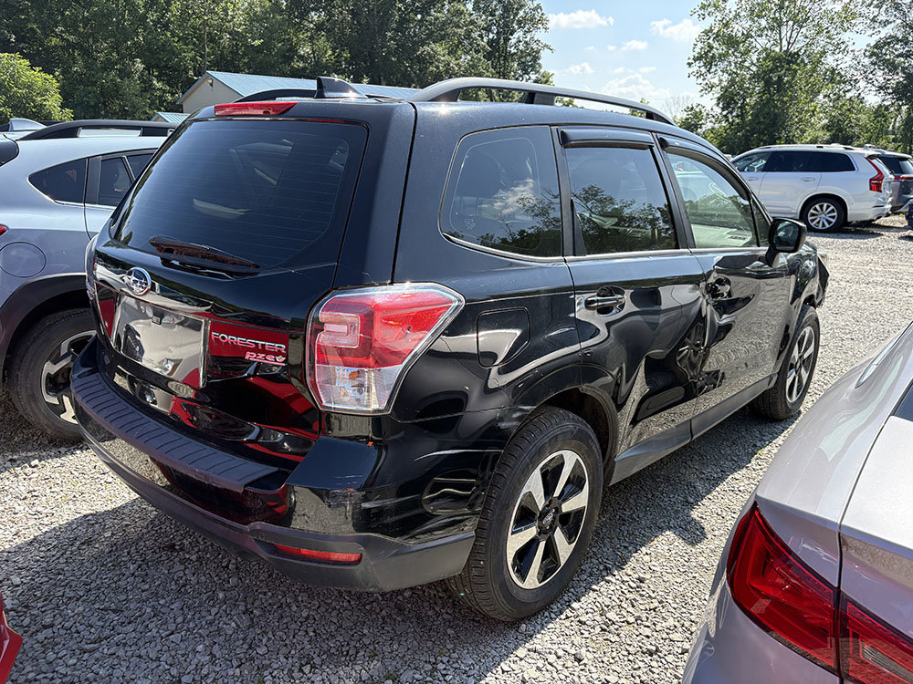 Used 2017 Subaru Forester 2.5i w/ Alloy Wheel Package image 3