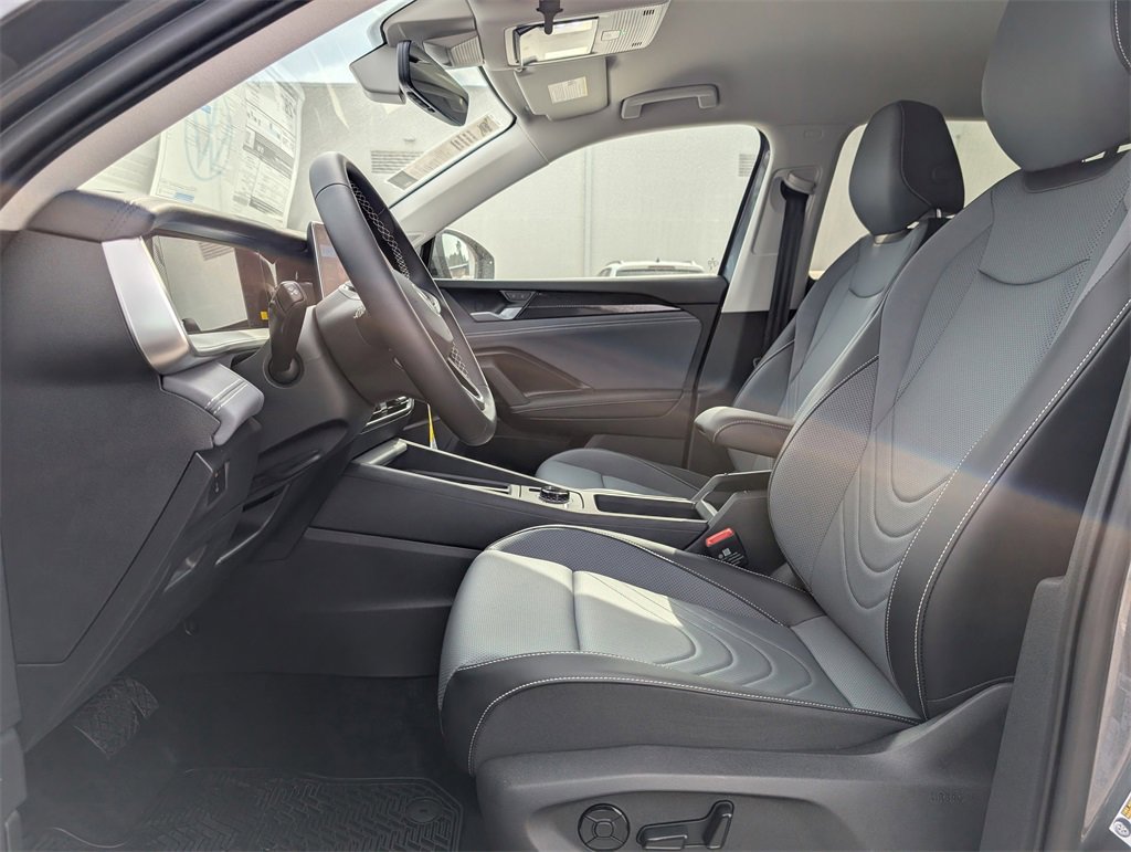 New 2026 Volkswagen Tiguan SE image 12