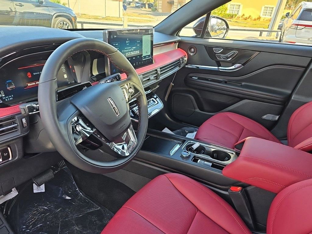 New 2025 Lincoln Corsair Reserve w/ Equipment Group 202A image 24