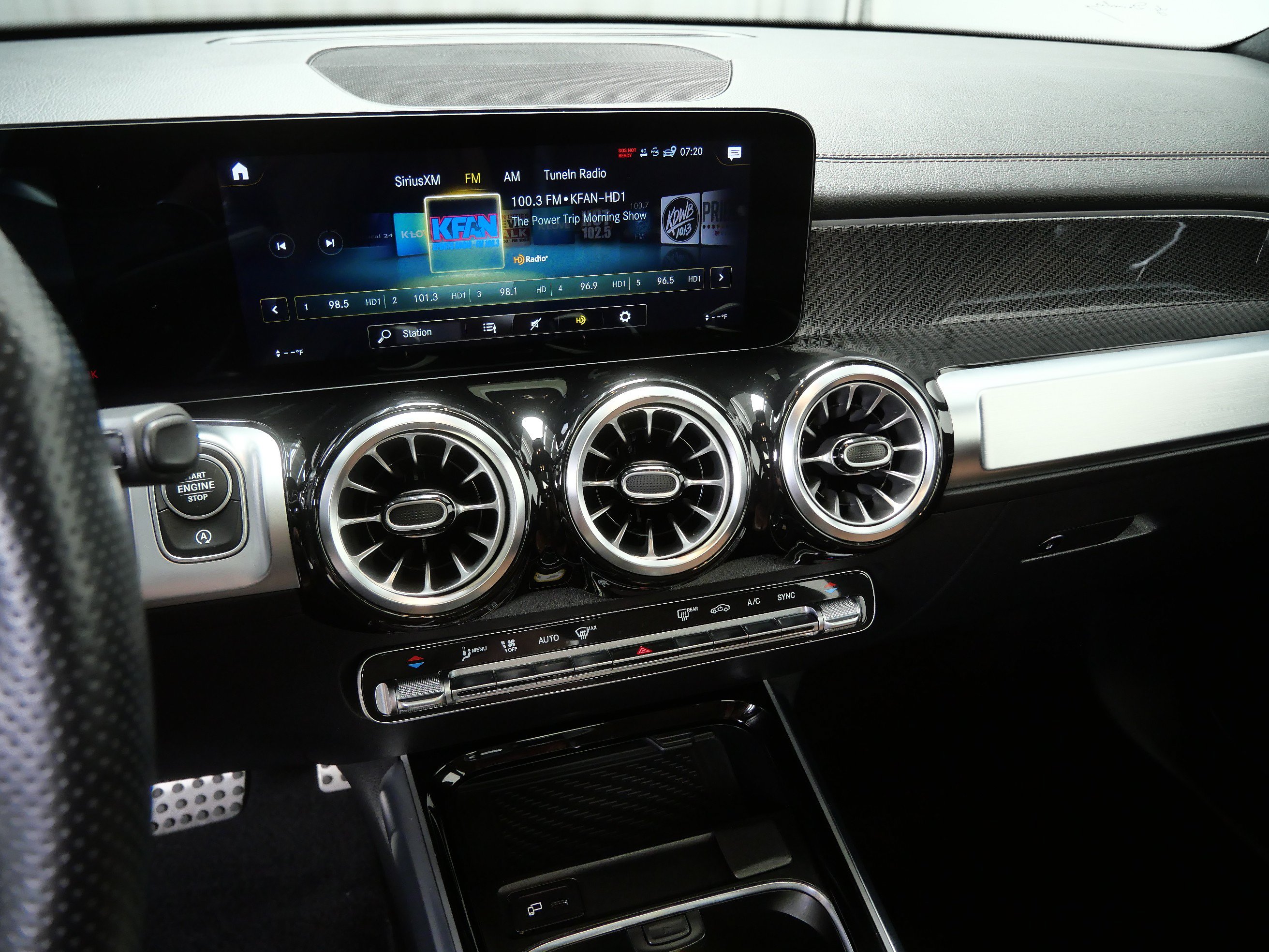 Certified 2022 Mercedes-Benz GLB 35 AMG 4MATIC image 20
