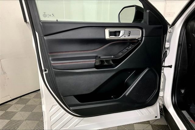 Used 2023 Ford Explorer ST-Line image 23