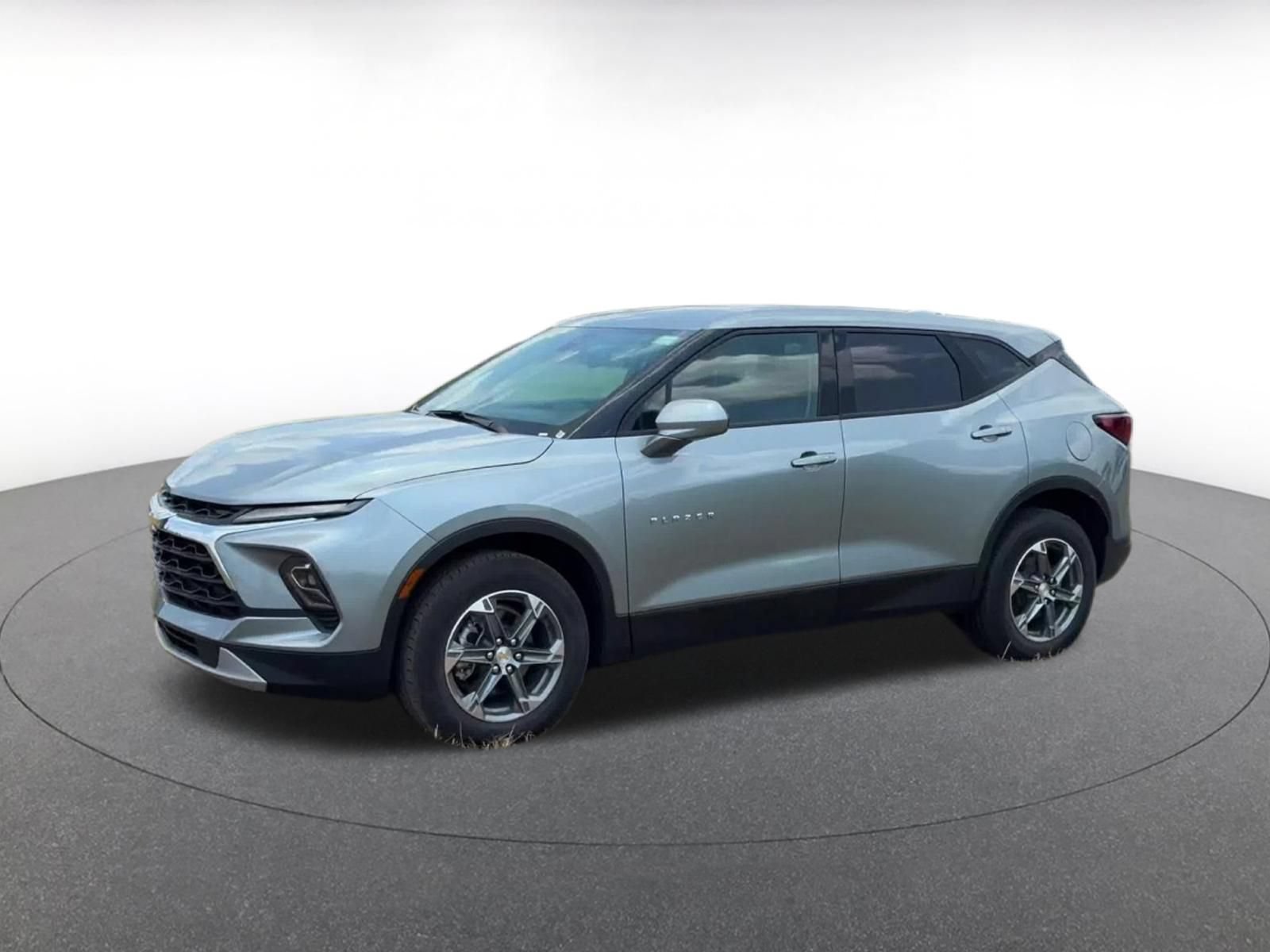 Used 2026 Chevrolet Blazer LT FWD image 6