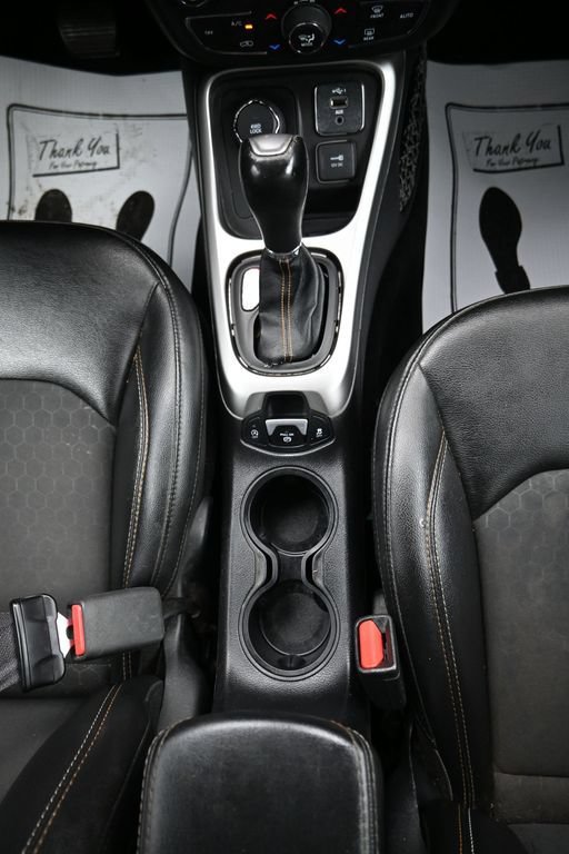 Used 2019 Jeep Compass Latitude w/ Cold Weather Group AWD/4WD image 18