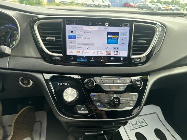 Used 2026 Chrysler Pacifica Select FWD image 22