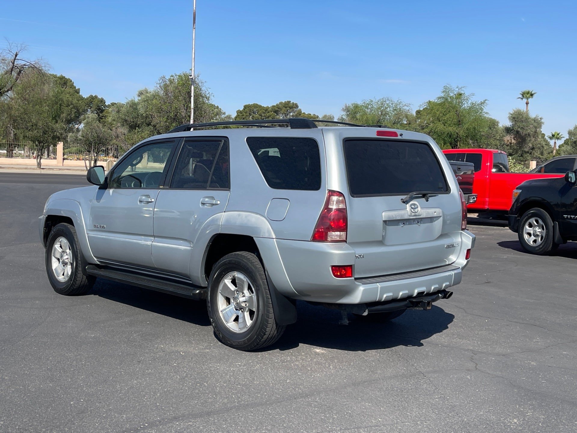 Used 2004 Toyota 4Runner SR5 AWD/4WD image 3