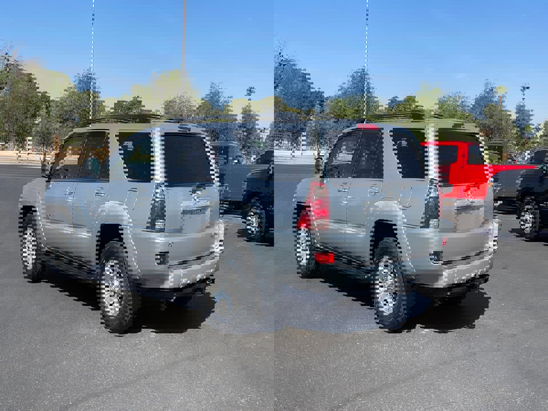 Used 2004 Toyota 4Runner SR5 AWD/4WD image 3