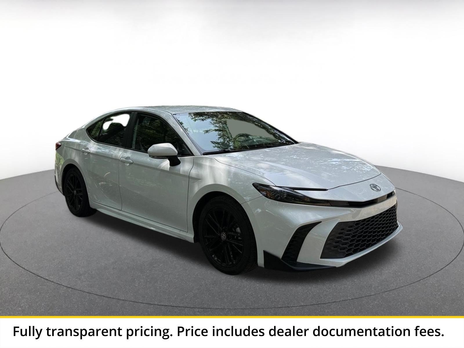Used 2026 Toyota Camry SE FWD image 1