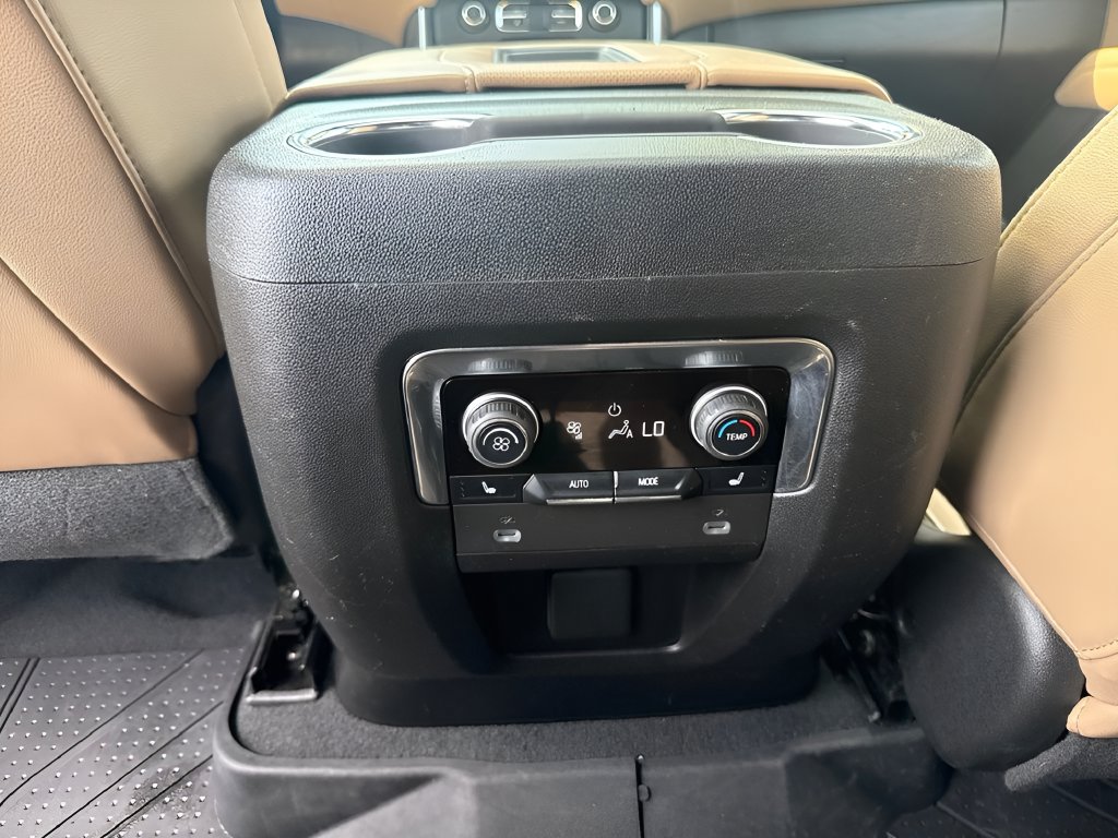 Used 2023 Chevrolet Tahoe Premier AWD/4WD image 16