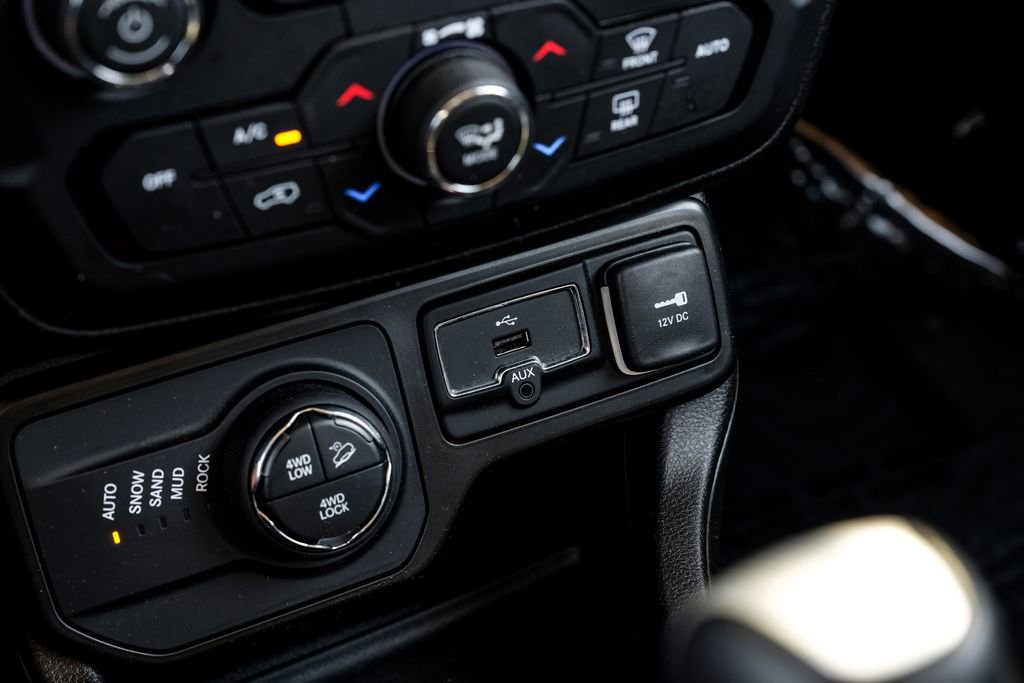 Used 2021 Jeep Renegade Trailhawk image 37