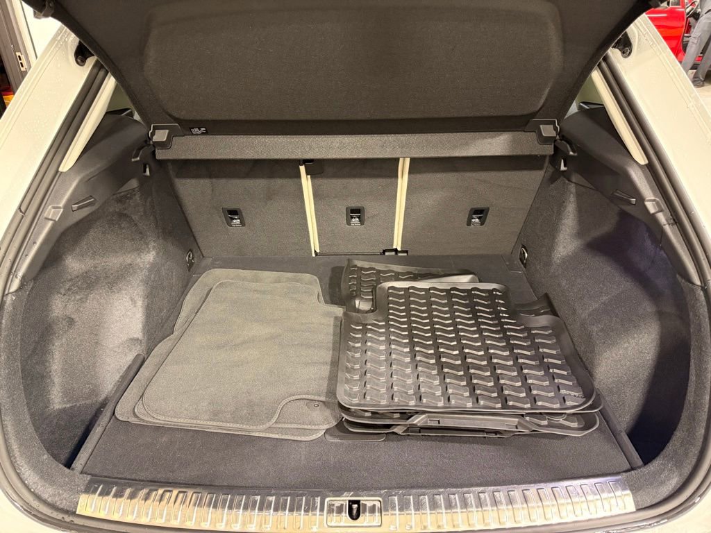 Used 2023 Audi Q3 2.0T Premium w/ Convenience Package image 23