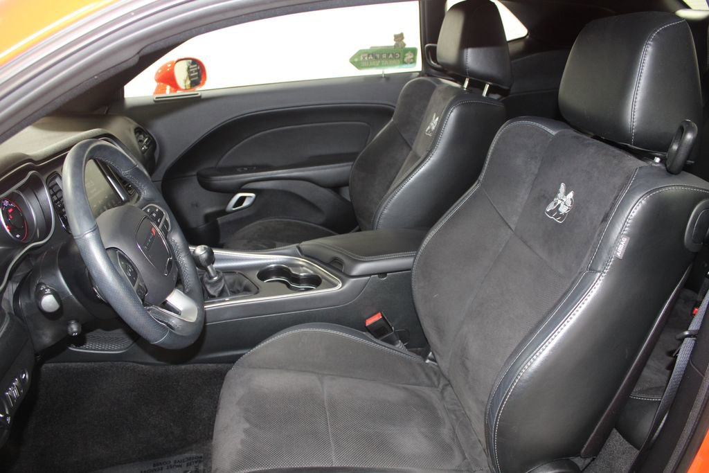 Used 2016 Dodge Challenger R/T Scat Pack w/ Leather Interior Group image 21