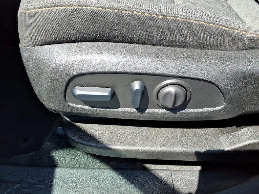 Used 2024 Chevrolet Equinox LT FWD image 15