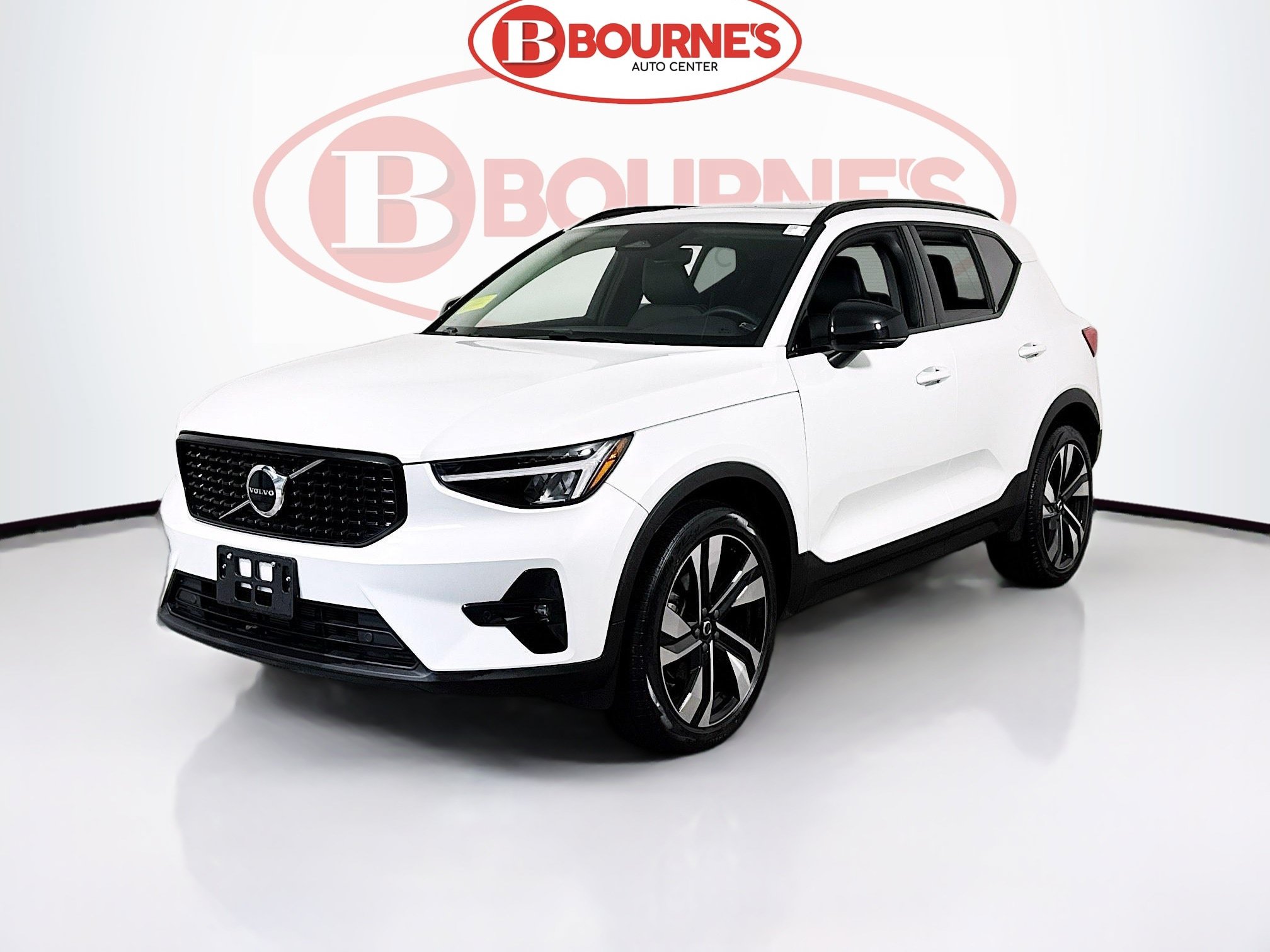 Used 2023 Volvo XC40 B5 Plus w/ Climate Package AWD/4WD image 7