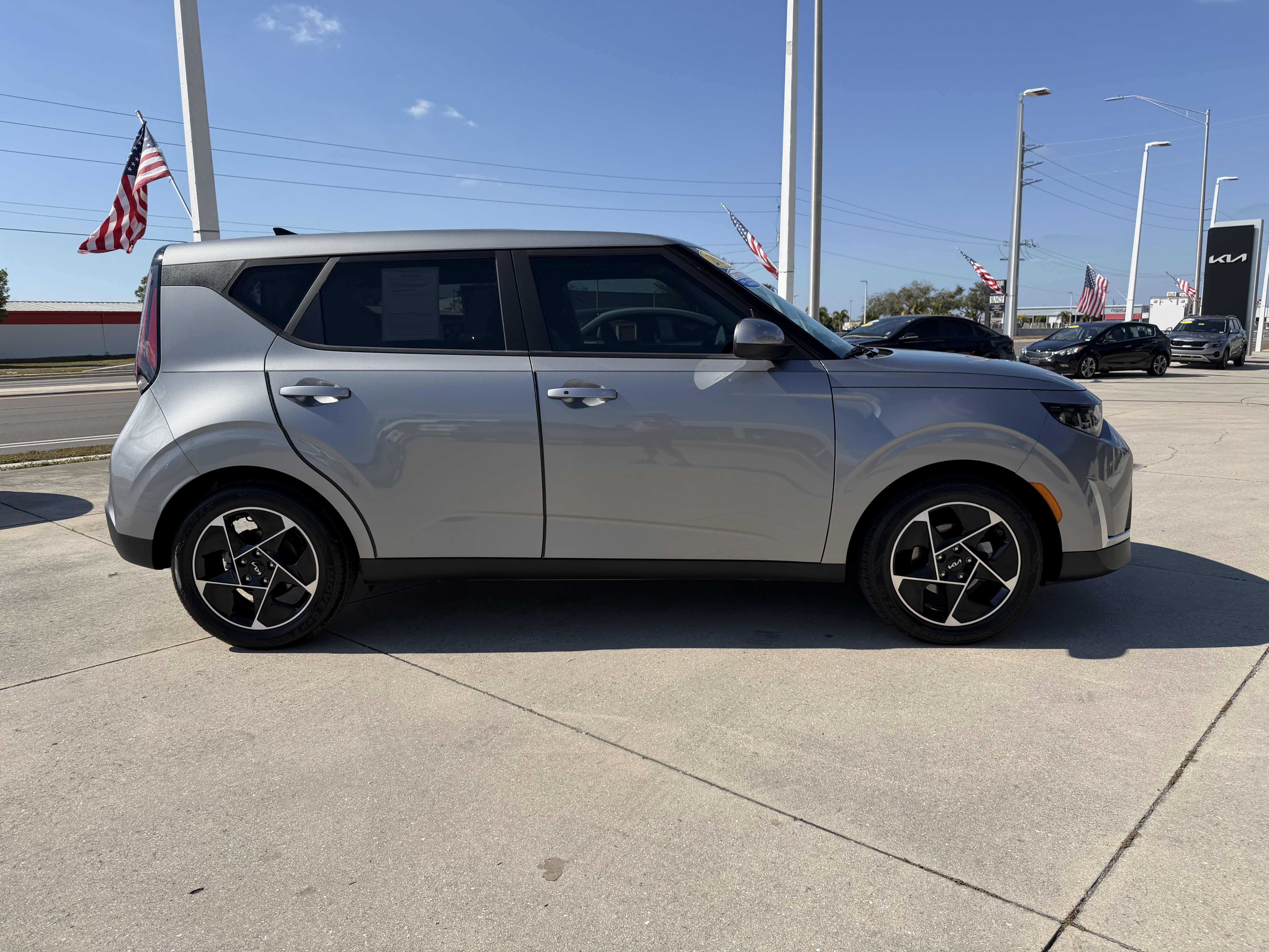Certified 2023 Kia Soul EX image 3