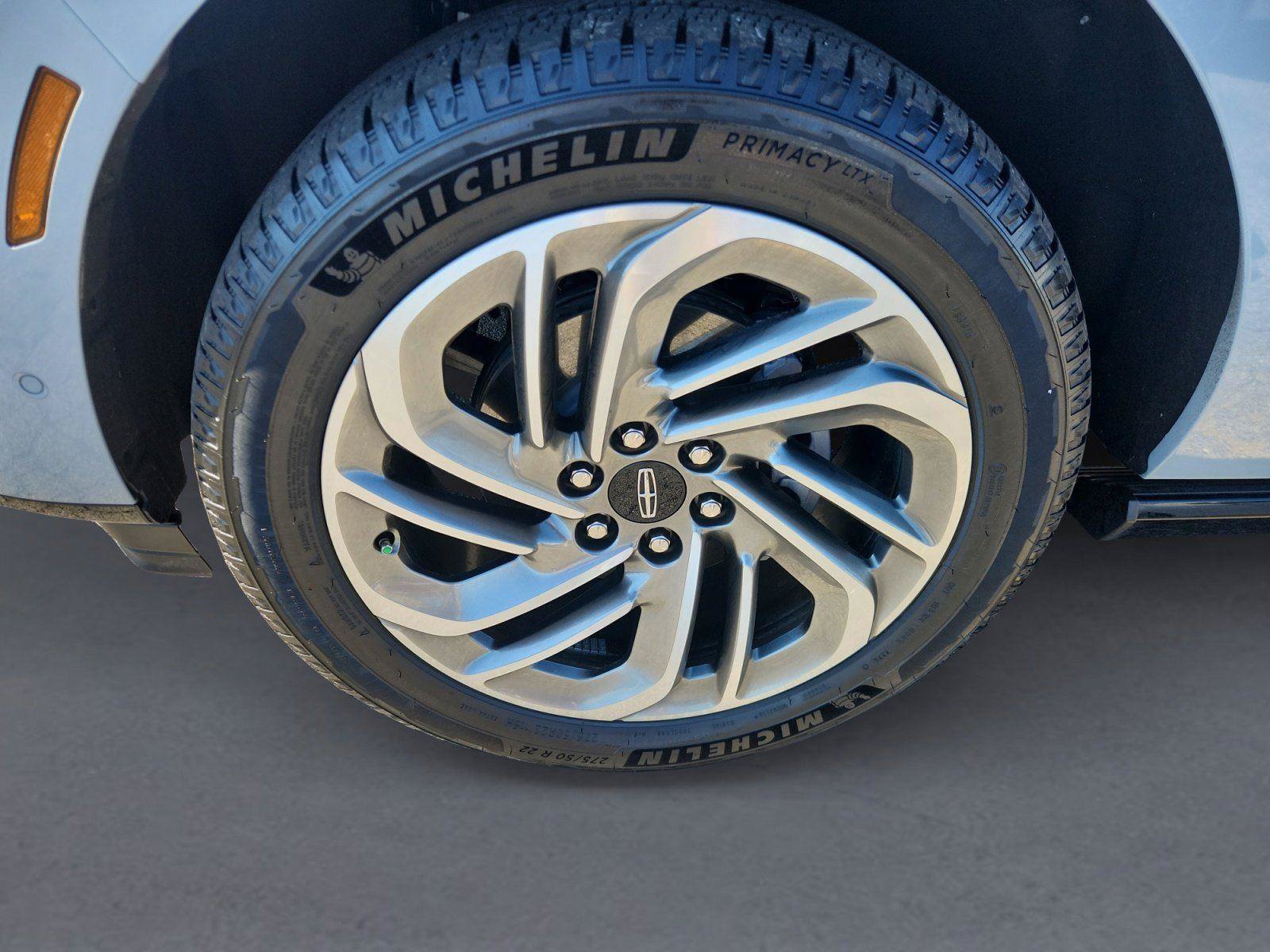 Used 2025 Lincoln Navigator L Reserve AWD/4WD image 9