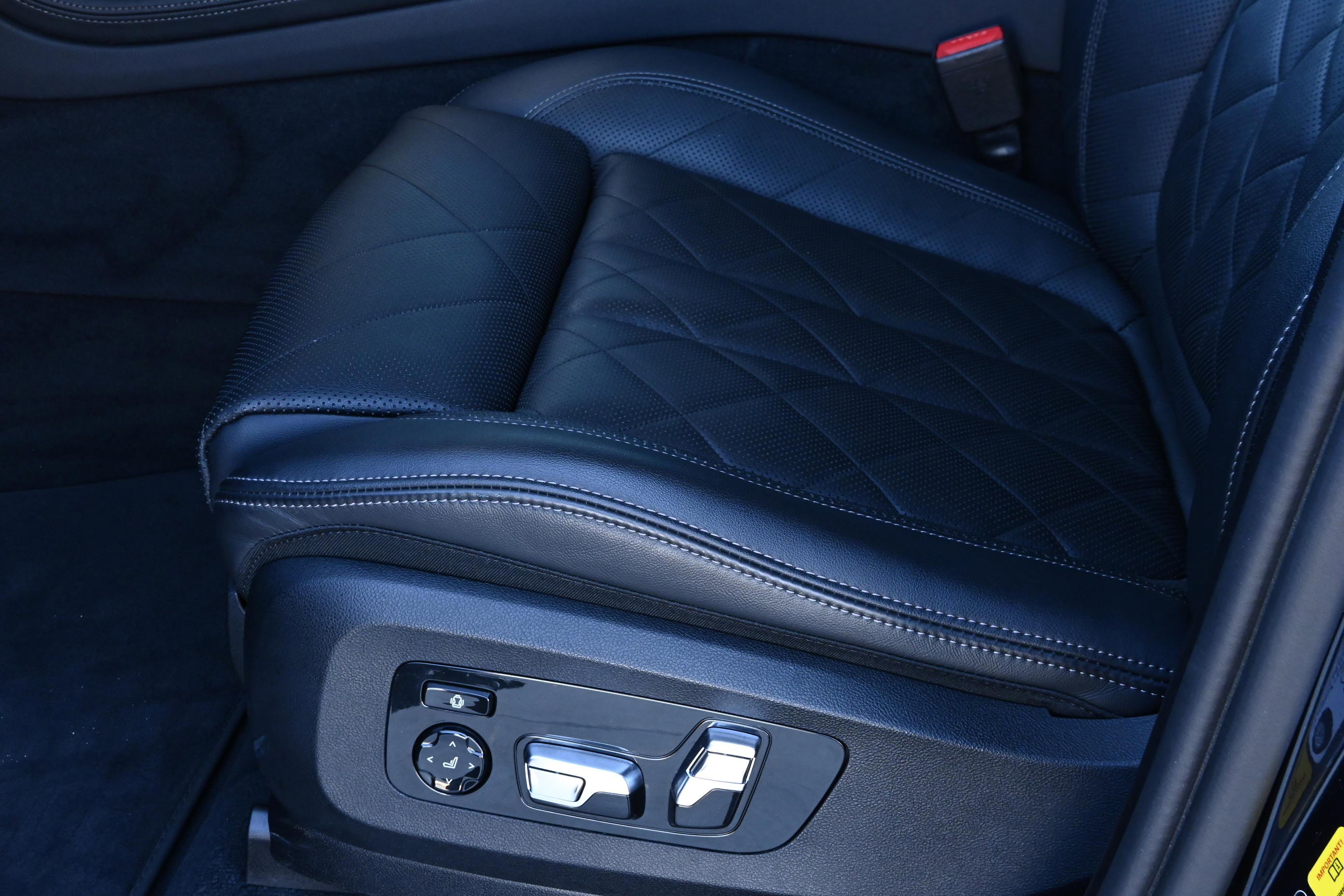 Certified 2024 BMW X7 xDrive40i w/ Executive Package image 29