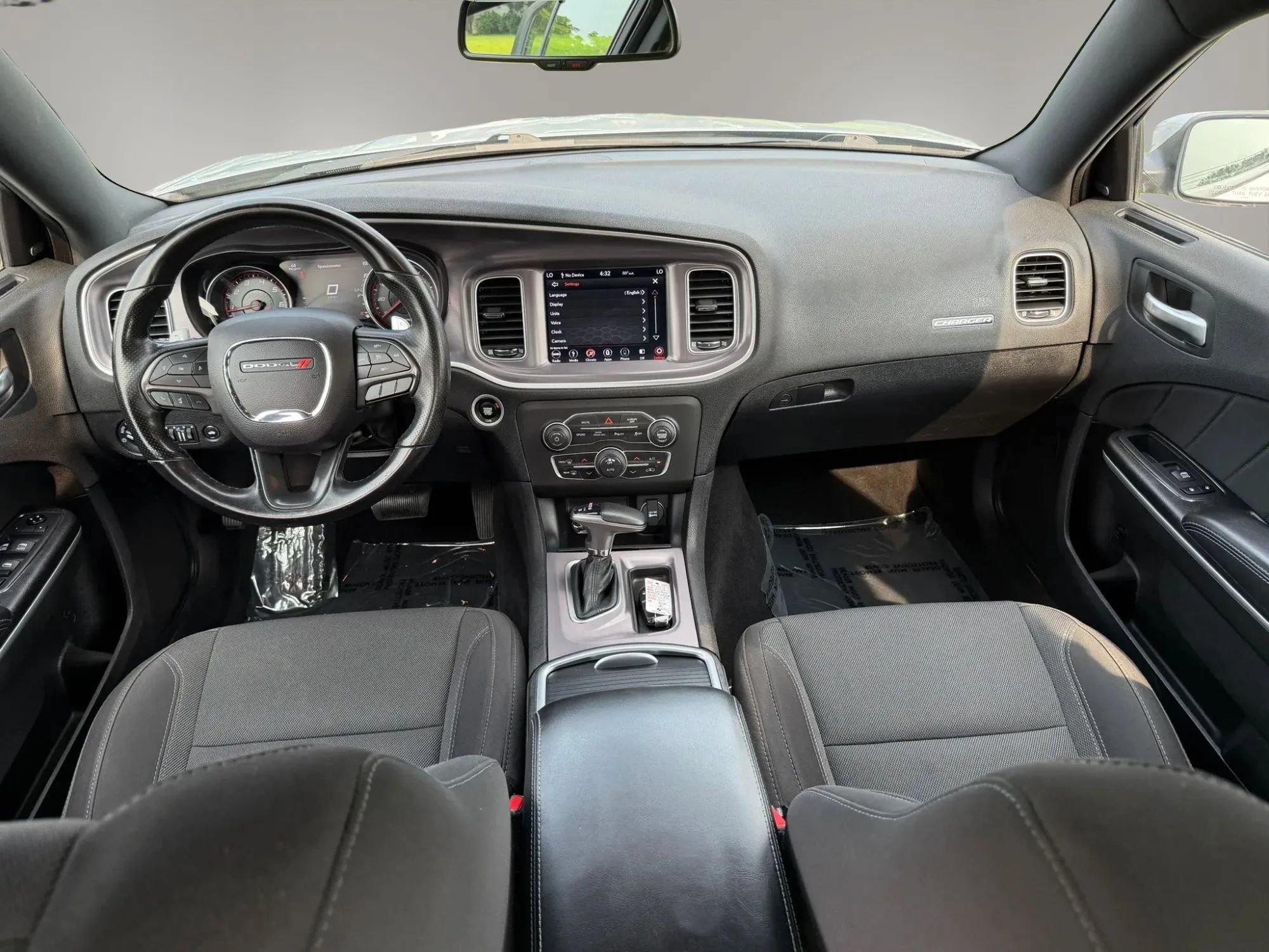 Used 2019 Dodge Charger SXT AWD/4WD image 35