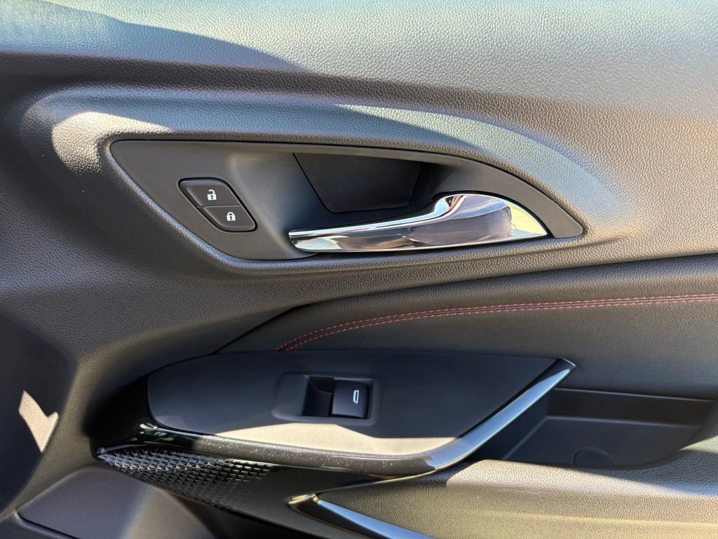 New 2026 Chevrolet Trax RS w/ Sunroof Package FWD image 29