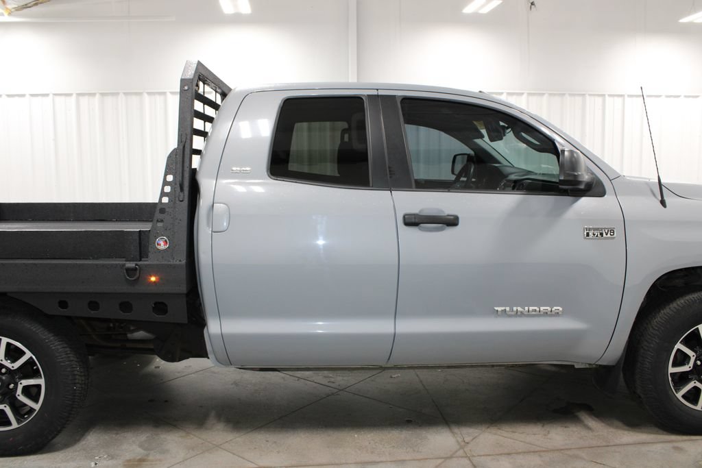 Used 2018 Toyota Tundra SR5 w/ TRD Off Road Package AWD/4WD image 11
