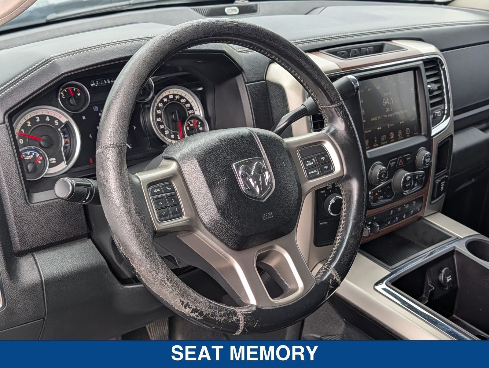 Used 2015 RAM 3500 Laramie w/ Convenience Group AWD/4WD image 22