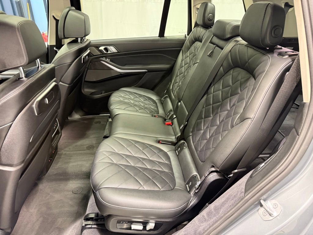 Used 2024 BMW X7 xDrive40i w/ Premium Package image 24