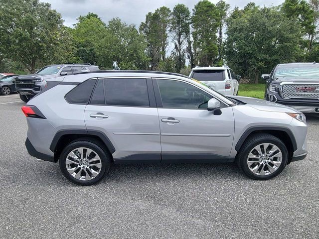 Used 2019 Toyota RAV4 Limited AWD/4WD image 9
