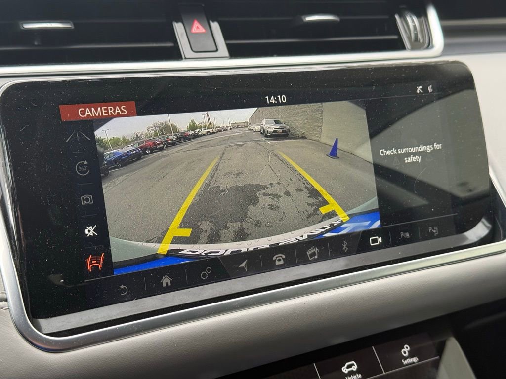 Used 2020 Land Rover Range Rover Evoque SE image 15