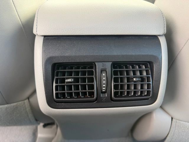 Used 2015 Toyota Camry XLE w/ Convenience Package image 16