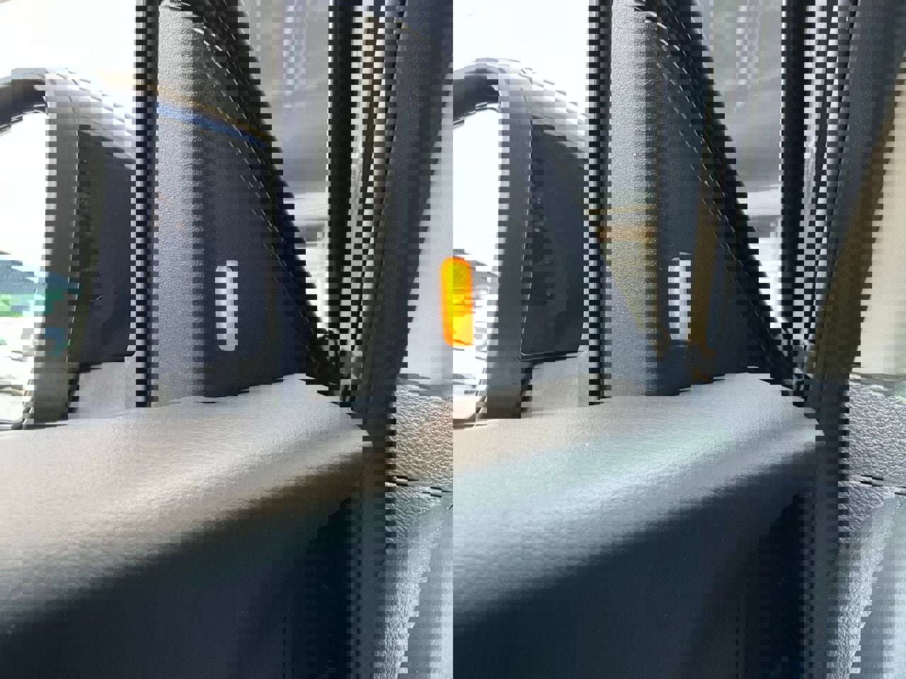 Used 2025 Nissan Sentra S image 18