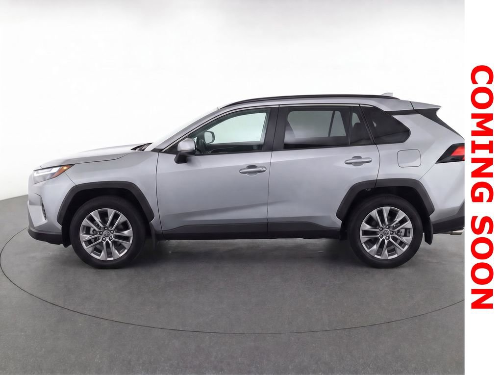 Used 2022 Toyota RAV4 XLE Premium image 8