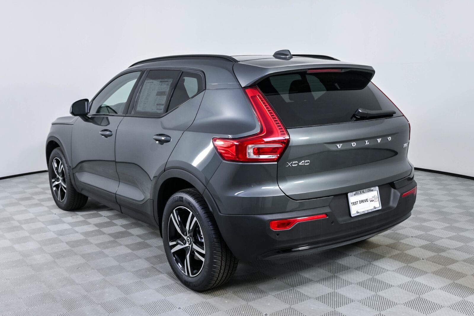 New 2026 Volvo XC40 B5 Core w/ Protection Package Premier AWD/4WD image 3