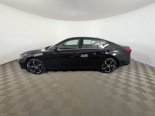 Used 2024 Nissan Altima 2.5 SR FWD image 13