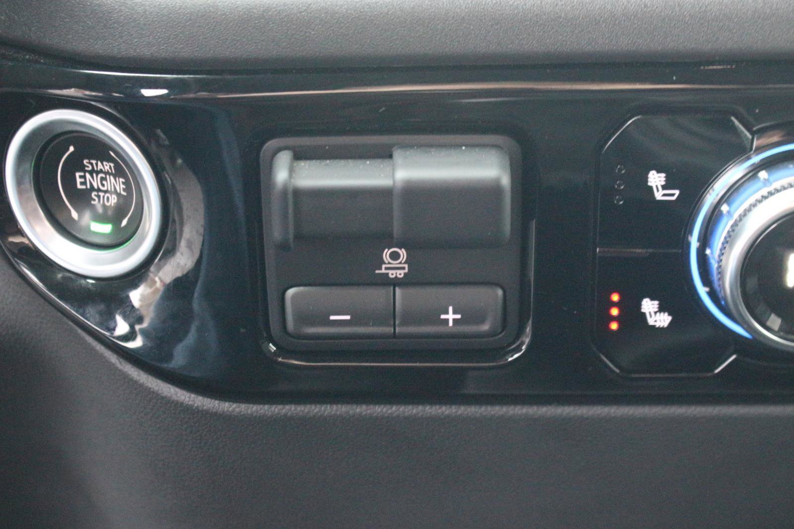 Used 2023 GMC Sierra 1500 SLT image 34