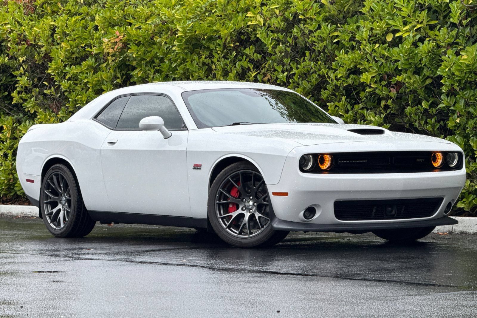 Used 2015 Dodge Challenger SRT w/ Technology Group RWD image 2