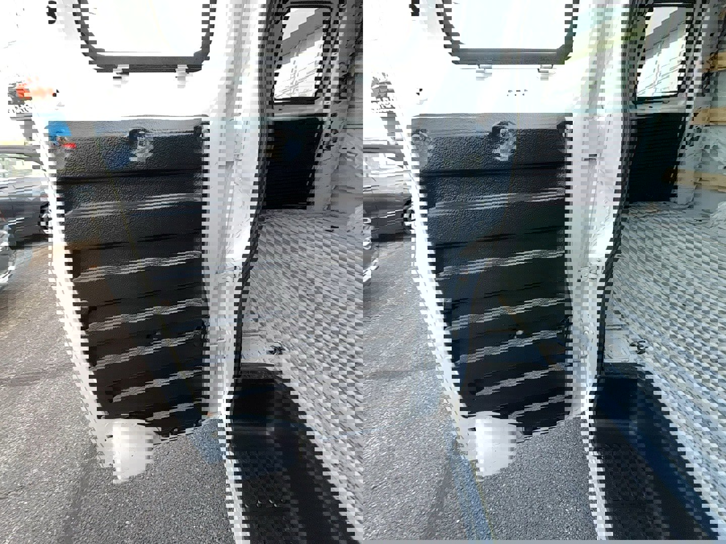 Used 2017 GMC Savana 2500 image 18