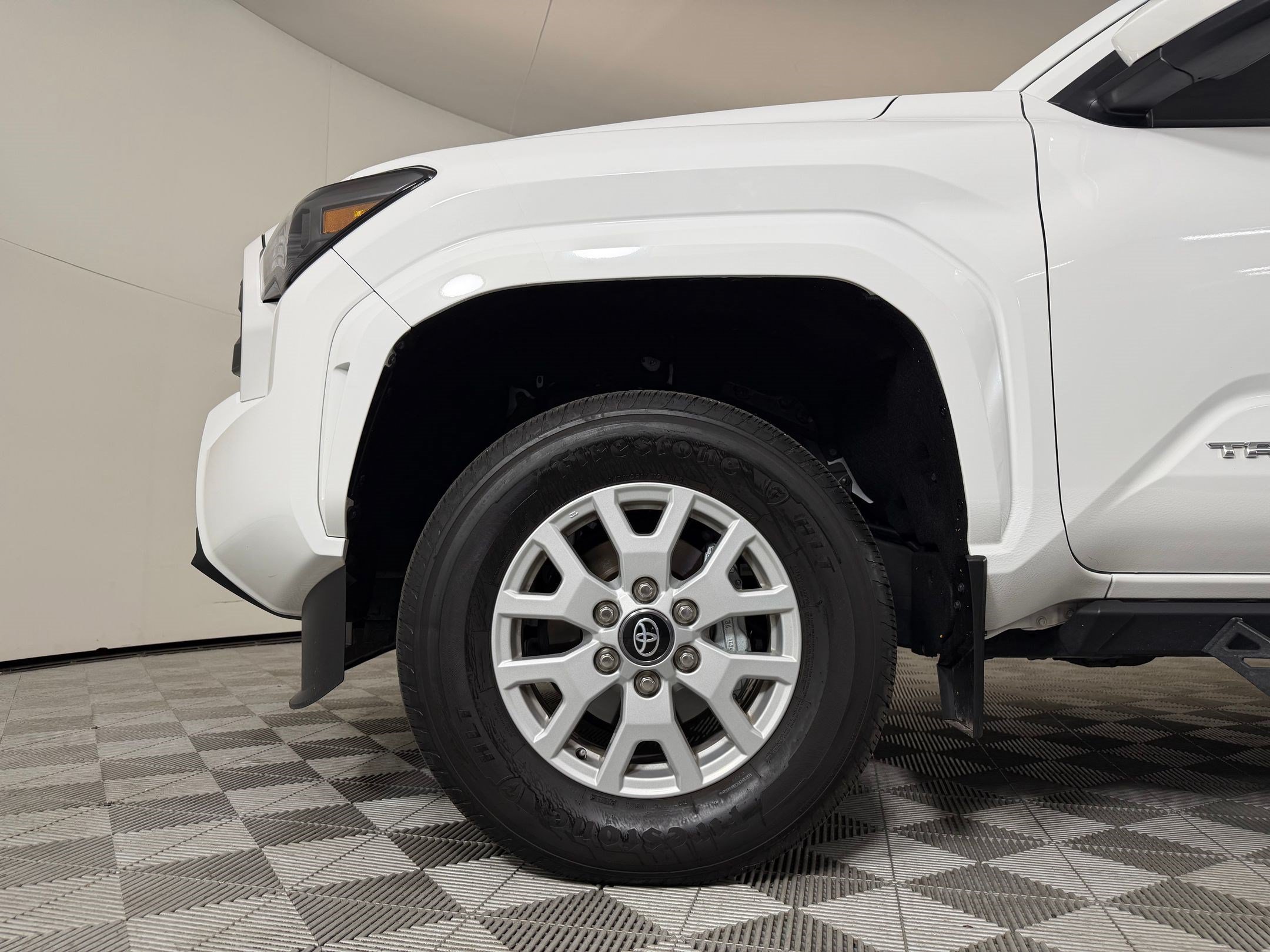 Used 2024 Toyota Tacoma SR5 AWD/4WD image 12